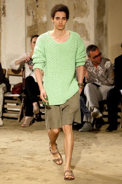 Look 24